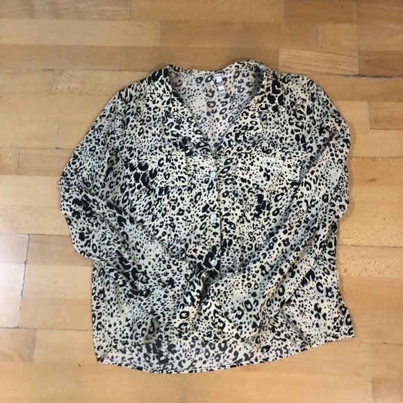 Zara Animal Print Blouse with front pockets - Size M - Picture 5 of 6